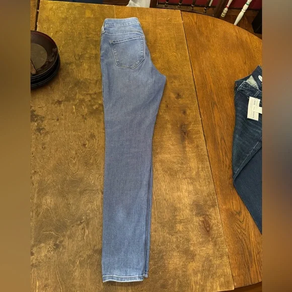 (Selling as set)3 pairs/ Size 2 women’s old navy jeans - Picture 11 of 11